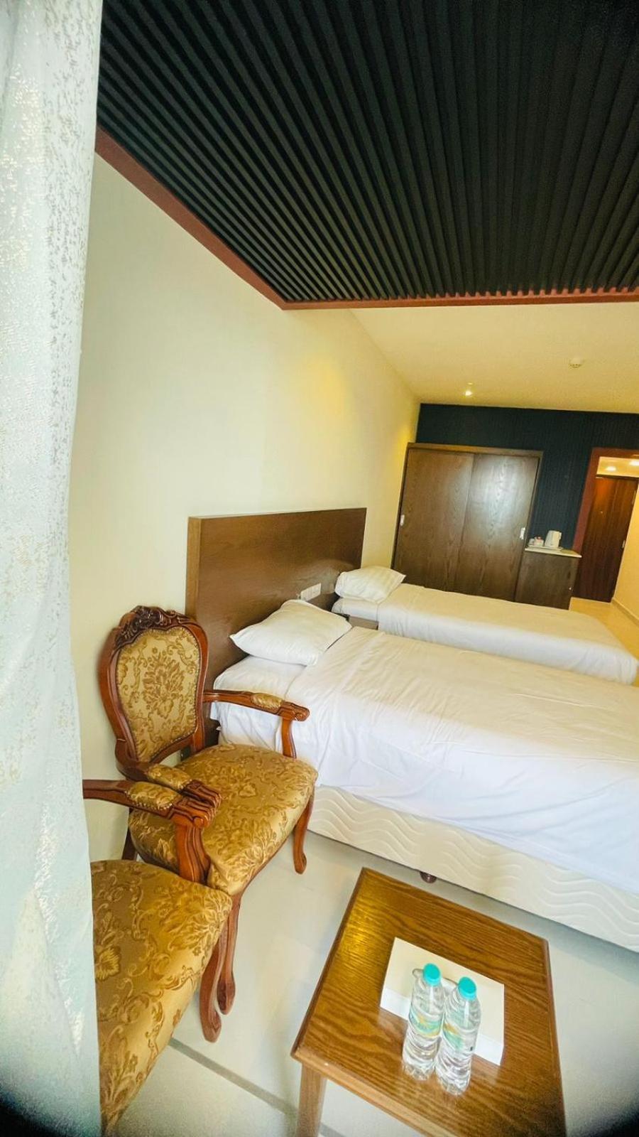 Resort Sur Beach Holiday Exterior photo
