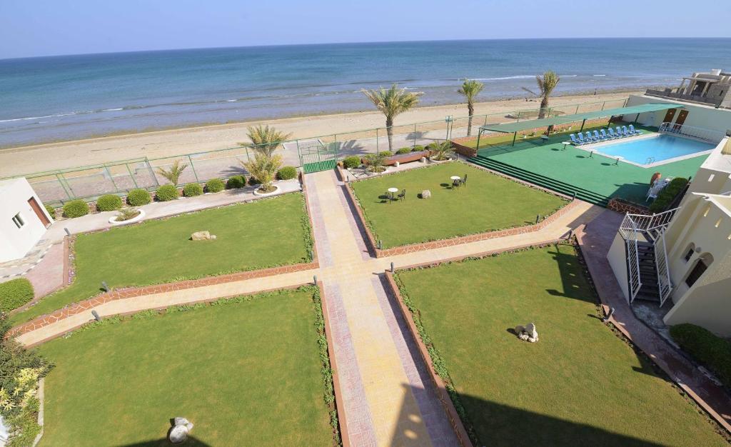 Resort Sur Beach Holiday Exterior photo